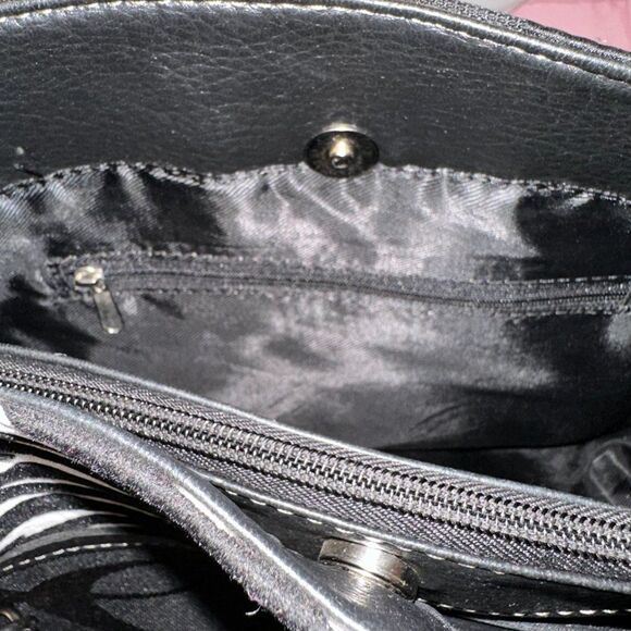 Zebra Striped Block Pattern Shoulder Bag Black and White - Picture 13 of 13